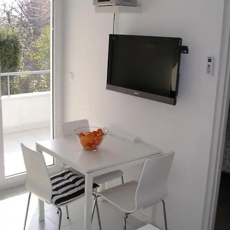 Semesterbostad Traumhafte Punta Skala Mit 2 Terrassen By Interhome