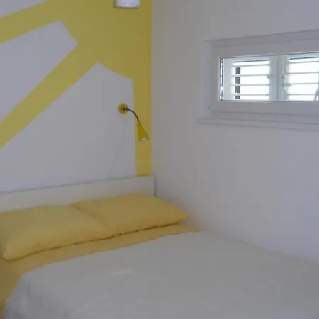 Semesterbostad Traumhafte Punta Skala Mit 2 Terrassen By Interhome