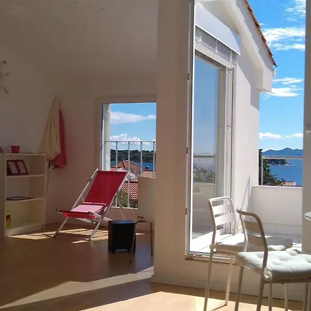 Semesterbostad Traumhafte Punta Skala Mit 2 Terrassen By Interhome